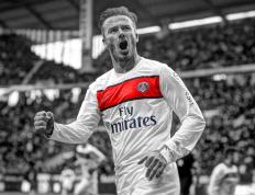 开云APP-意甲焦点战之夜，金玟哉点燃赛场