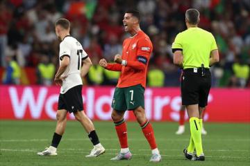 开云体育官方网站-巴黎力克荷兰，C罗刷新纪录