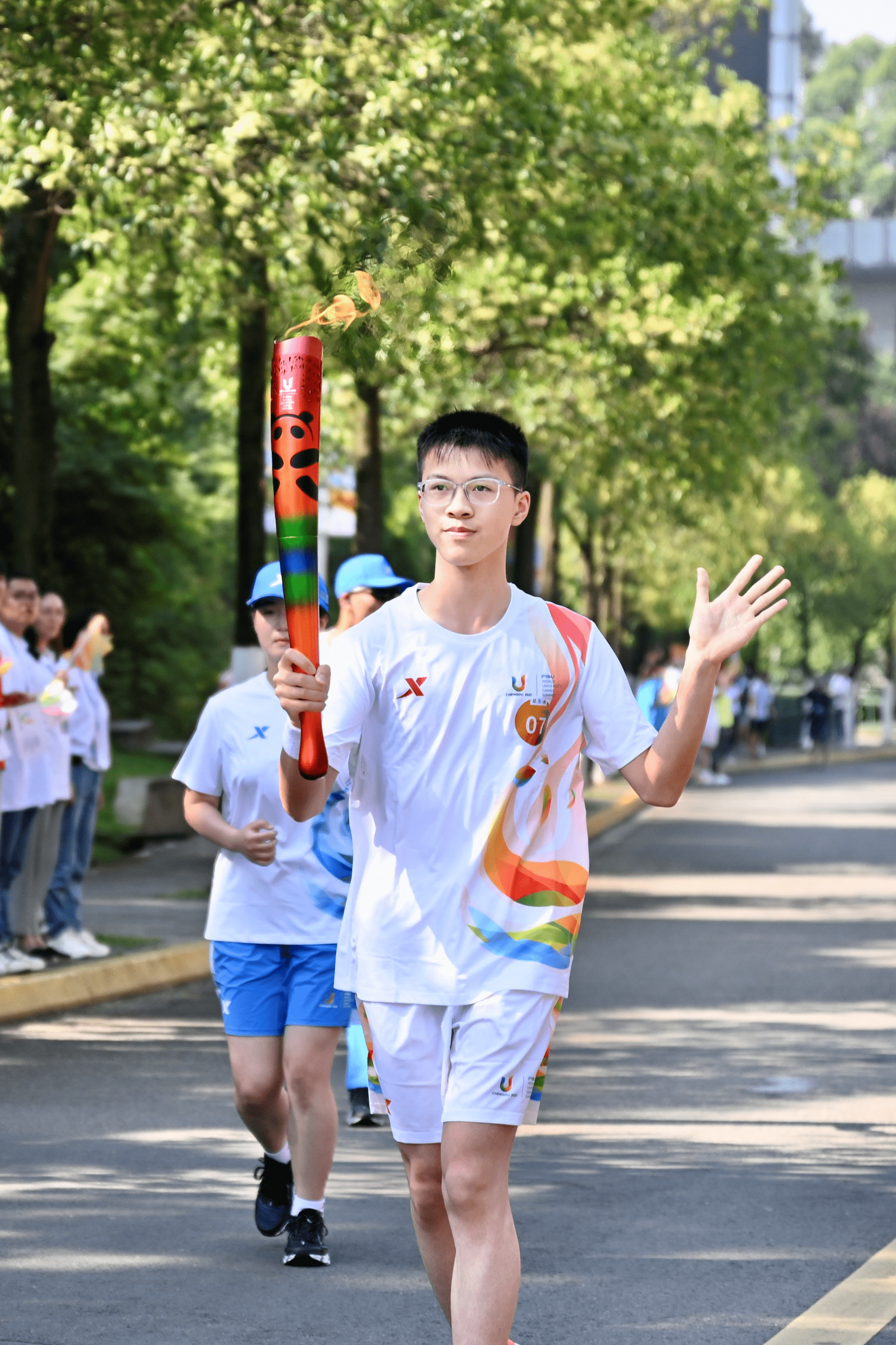 开云体育下载-共同奋斗，接力选手传递火炬！的简单介绍