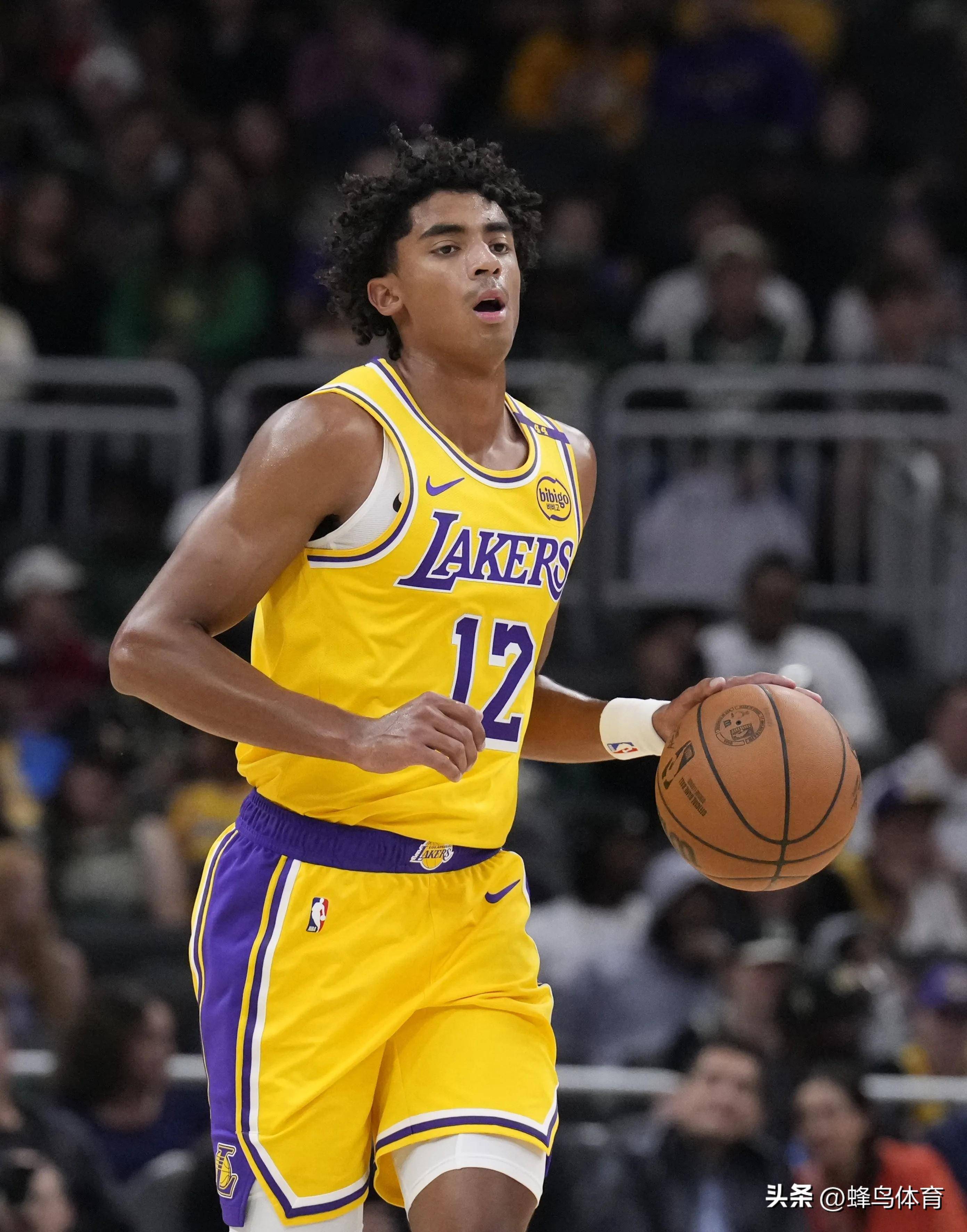 开云体育登录-国王险胜湖人，布克打破历史纪录