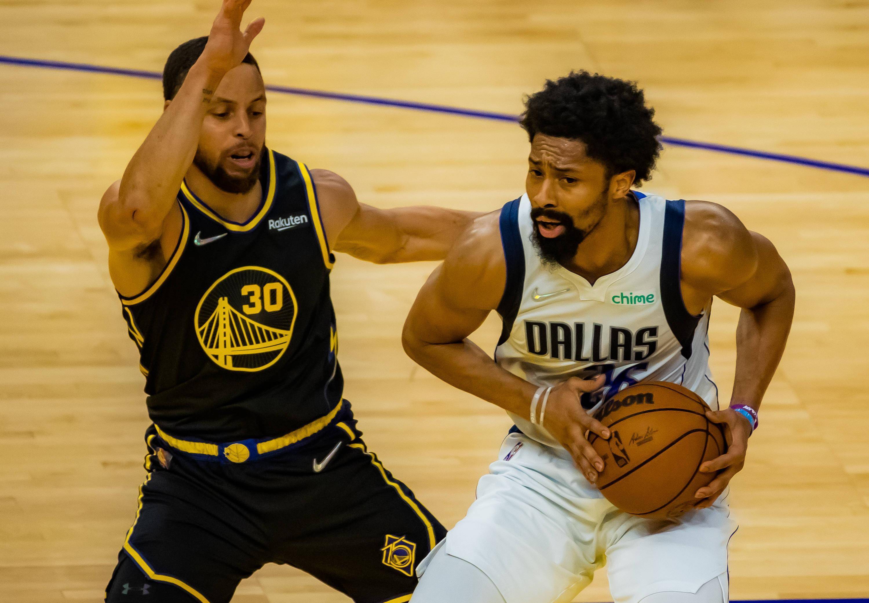 开云体育在线-快船主场大胜步行者，实现五连胜