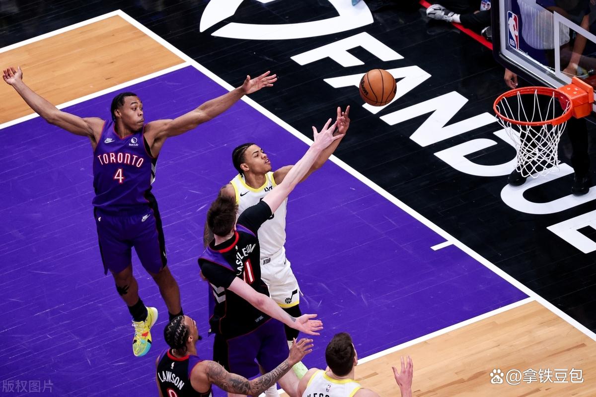 开云体育app-爵士大胜猛龙，占据比赛先机