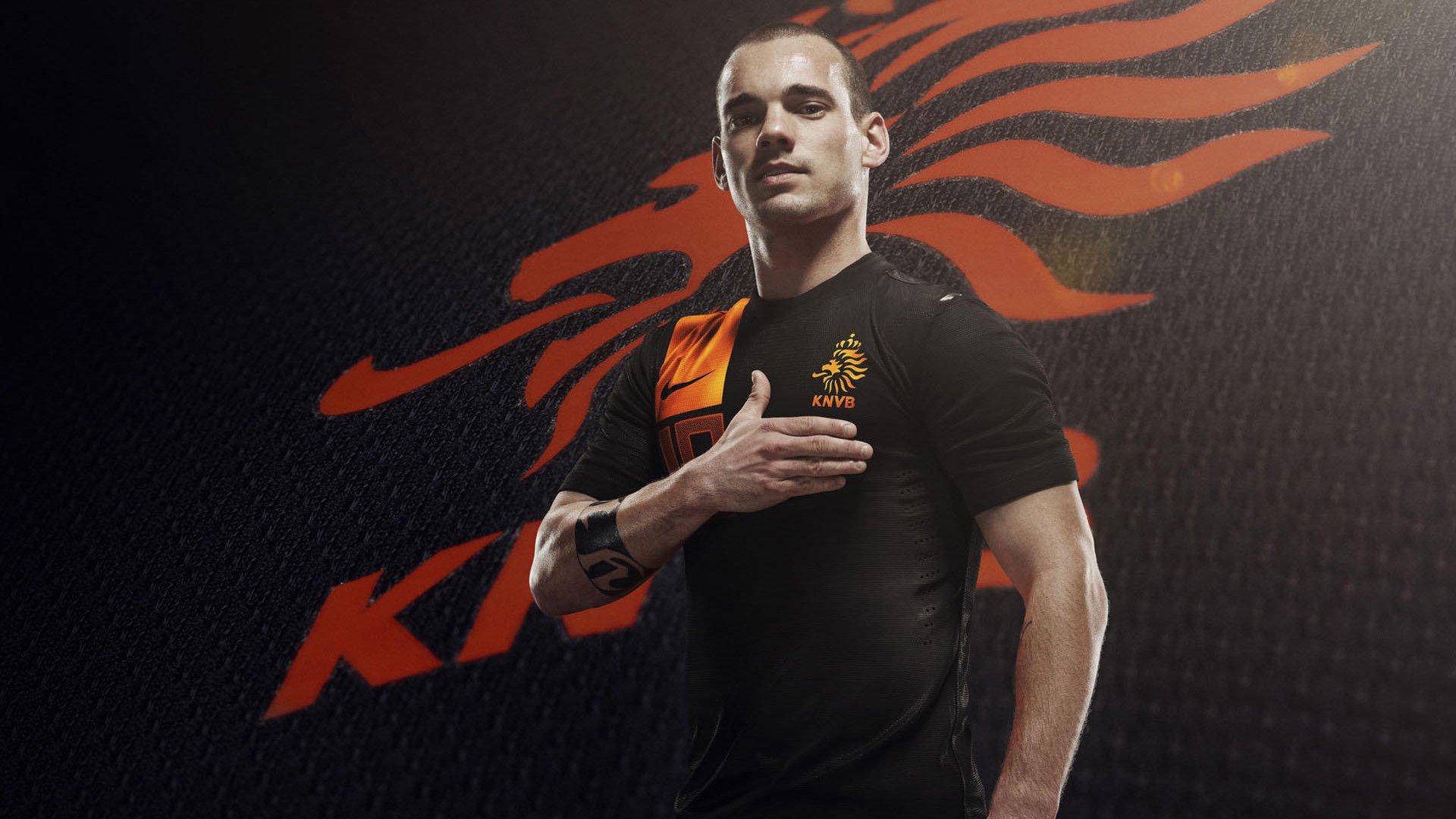 开云体育下载-夜幕下的极速风暴，哈利伯顿在F1街道赛之夜持续制造杀伤