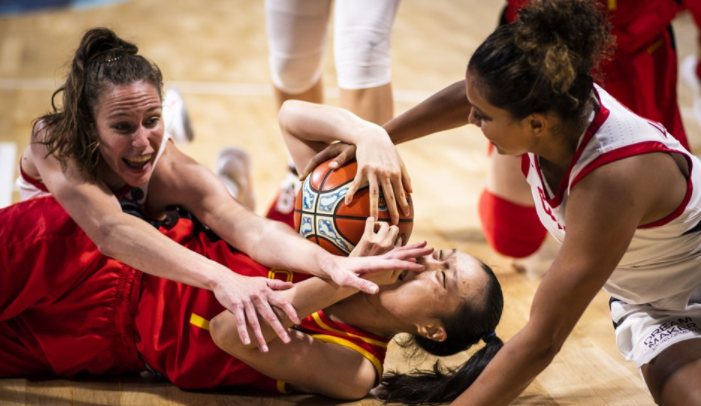 开云体育入口-马赛逆转加拿大，若日尼奥成为关键先生