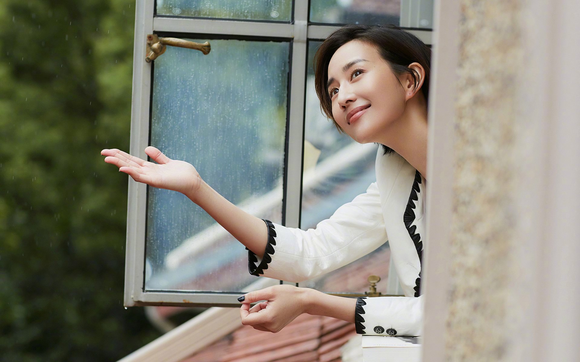 开云体育平台APP-詹姆斯冠军级表现彰显统治力,雷霆防守锁死快船揭示季后赛蓝图