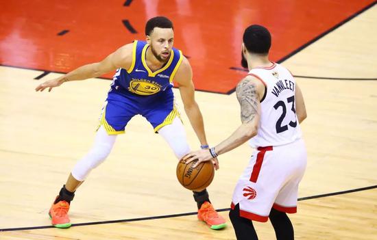 开云平台-世界排名争夺战焦点战，火箭击溃广厦队