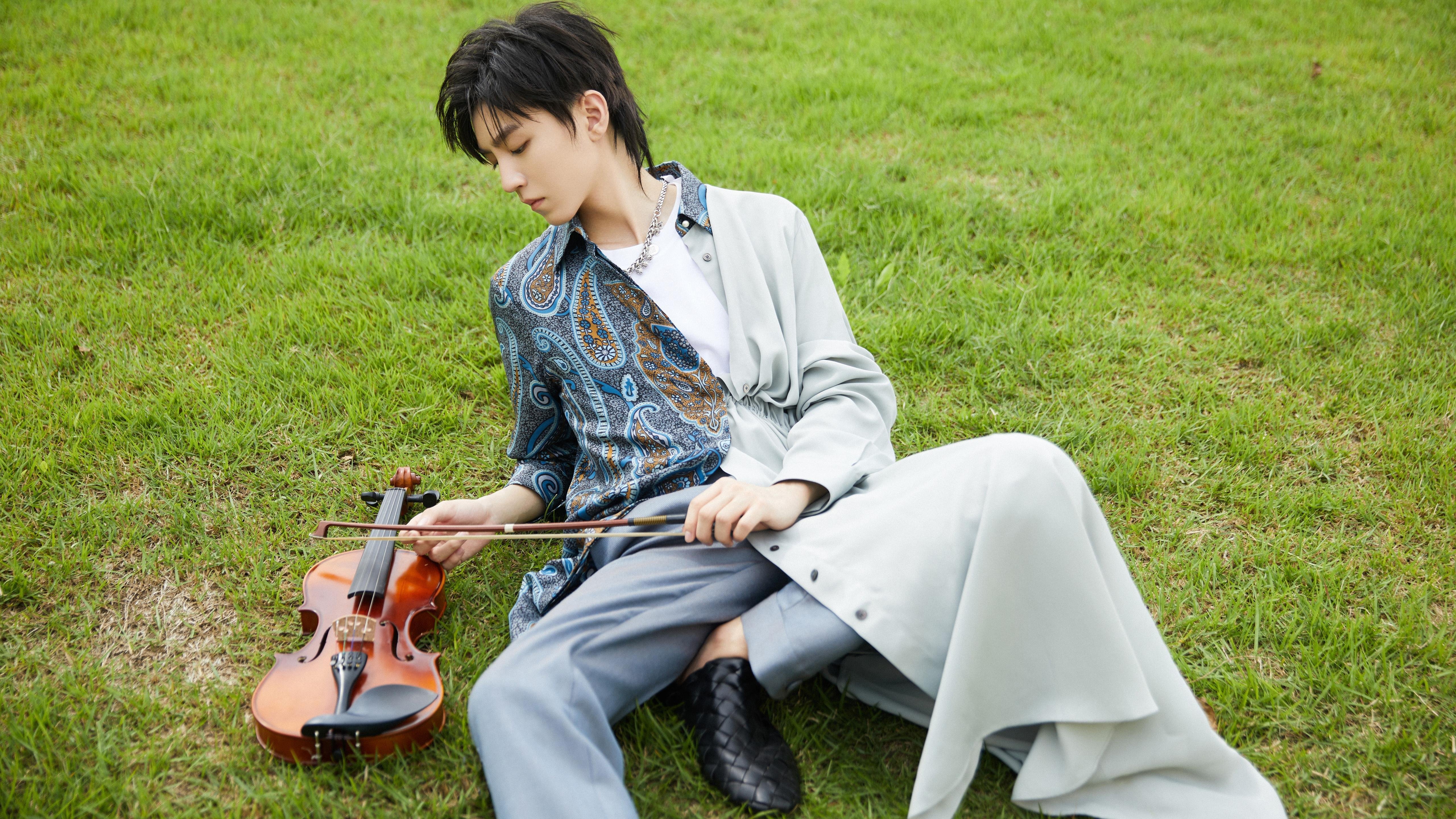 开云官网-铁血蓝翼与破晓之光，当东方坚韧遇上西方锋芒